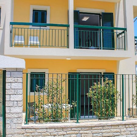 Wave Luxury Apartments Кассиопи Экстерьер фото