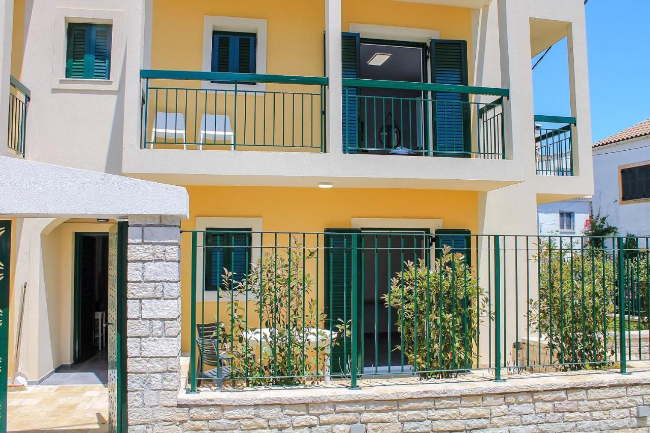 Wave Luxury Apartments Кассиопи Экстерьер фото